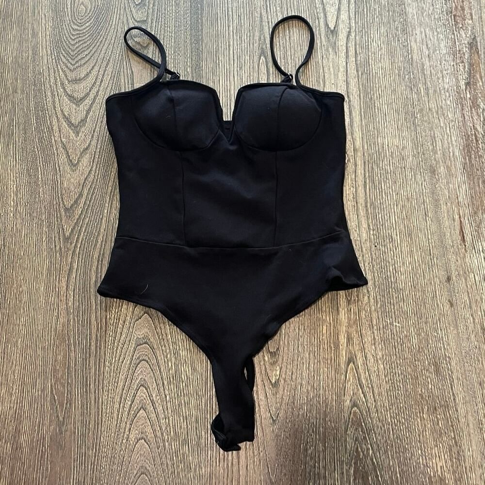 NWOT Guess Los Angeles Black Corset Bodysuit V-Underwire Spaghetti Straps Sz M